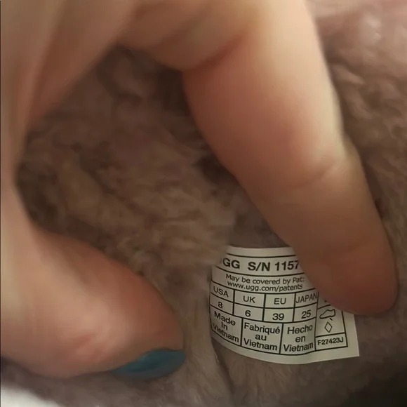 UGG Pink Bailey Bow boots BRAND NEW NEVER WORN!! - Picture 3 of 5